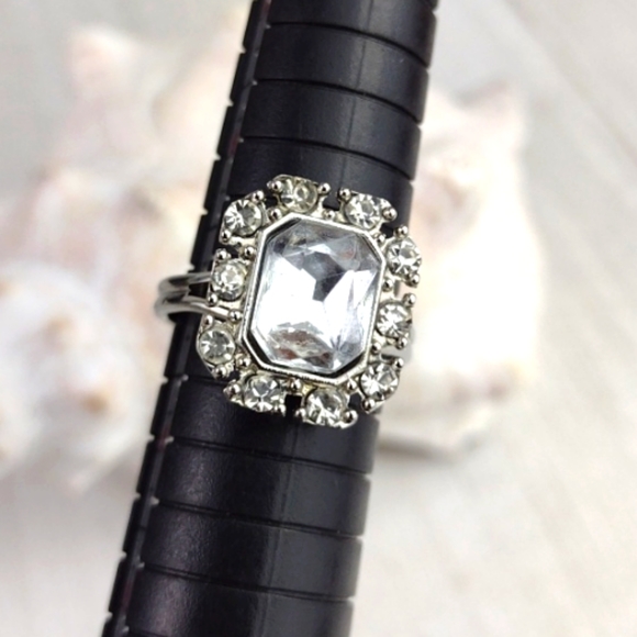 ❤️BUNDLE ONLY❤️ Silver Tone Rhinestone Adjustable Ring - Picture 8 of 10